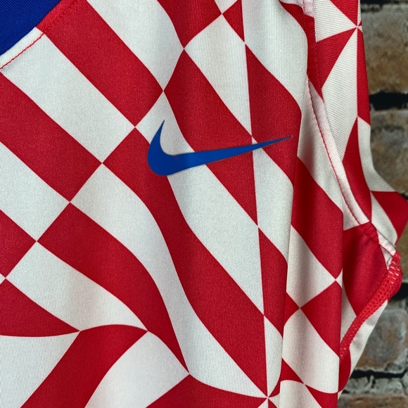 Nike Pro Women Geometric Fitted Tank Top - Picture 3 of 5